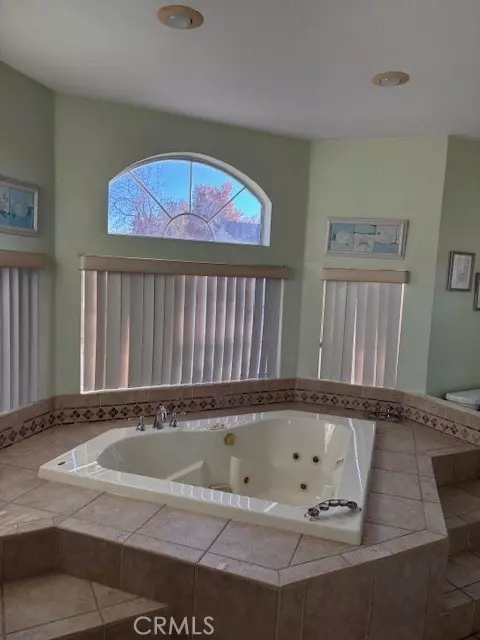 1642 Bisbee, Lancaster, CA 93535 photo 3