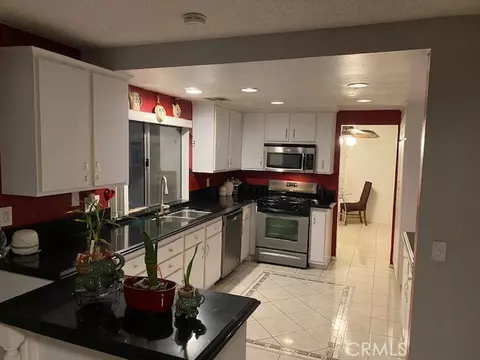 1642 Bisbee, Lancaster, CA 93535 photo 2