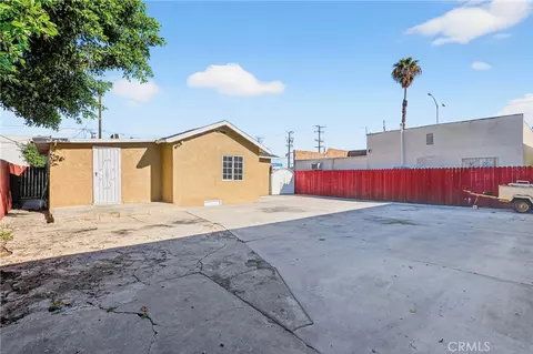 Exterior - 806 W Spruce St, Compton, CA 90220 photo 5 of 6