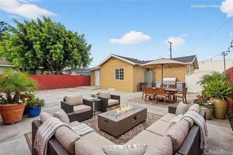 Exterior - 806 W Spruce St, Compton, CA 90220 photo 2 of 6
