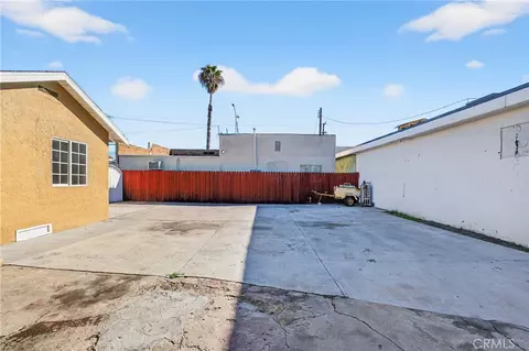 Exterior - 806 W Spruce St, Compton, CA 90220 photo 4 of 6