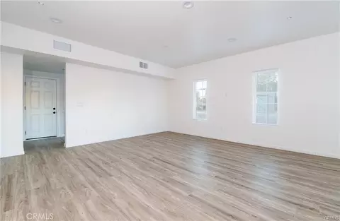 Living - 5526 E Los Angeles Ave #1, Simi Valley, CA 93063 photo 1 of 5