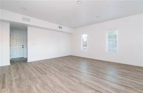 Living - 5526 E Los Angeles Ave #2, Simi Valley, CA 93063 photo 1 of 5