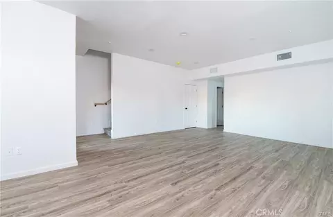 Living - 5526 E Los Angeles Ave #3, Simi Valley, CA 93063 photo 2 of 5