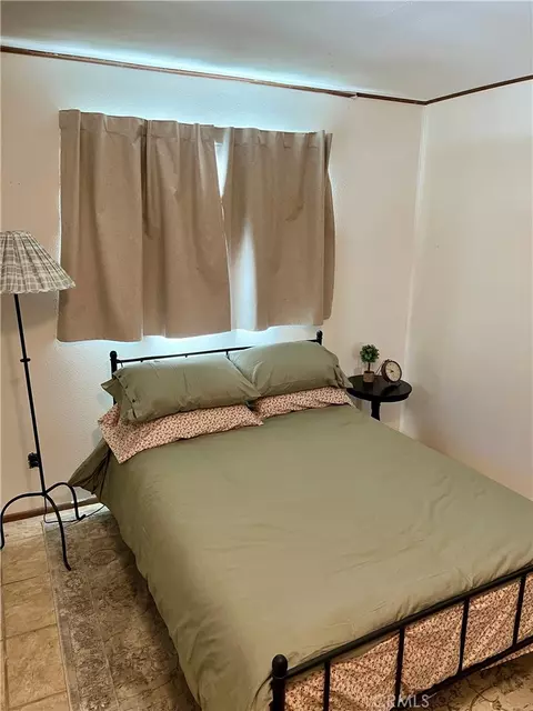 Bedroom - 855 Bergschrund Dr, Crestline, CA 92325 photo 2 of 11