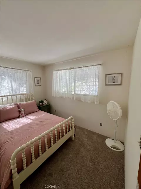 Bedroom - 855 Bergschrund Dr, Crestline, CA 92325 photo 6 of 11