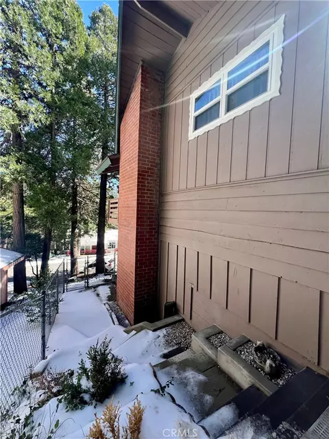 Exterior - 855 Bergschrund Dr, Crestline, CA 92325 photo 9 of 14