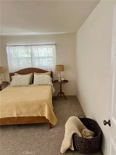 Bedroom - 855 Bergschrund Dr, Crestline, CA 92325 photo 8 of 11