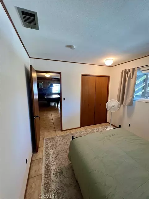 Bedroom - 855 Bergschrund Dr, Crestline, CA 92325 photo 4 of 11