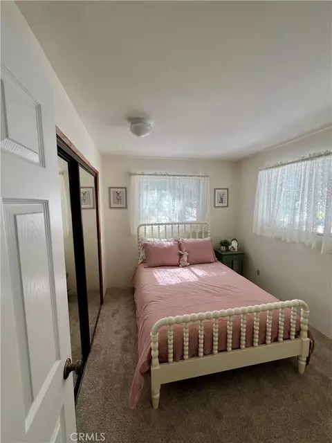 Bedroom - 855 Bergschrund Dr, Crestline, CA 92325 photo 7 of 11