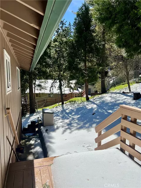Exterior - 855 Bergschrund Dr, Crestline, CA 92325 photo 7 of 14