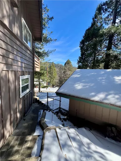 Exterior - 855 Bergschrund Dr, Crestline, CA 92325 photo 13 of 14