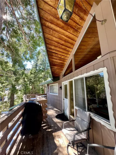 Exterior - 855 Bergschrund Dr, Crestline, CA 92325 photo 2 of 14