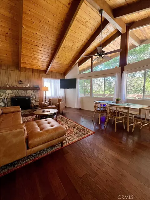 Living - 855 Bergschrund Dr, Crestline, CA 92325 photo 6 of 7