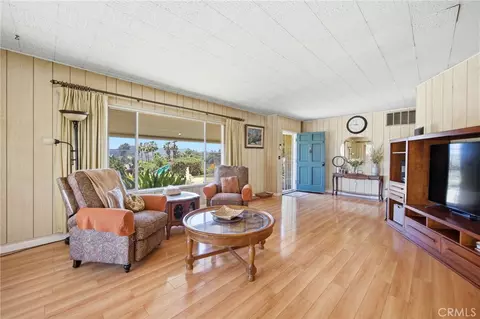 Living - 1276 Oasis, Escondido, CA 92026 photo 2 of 5
