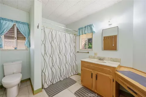 Bath - 1276 Oasis, Escondido, CA 92026 photo 3 of 3