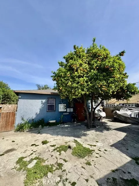 Exterior - 904 E Stockton, Compton, CA 90221 photo 5 of 7