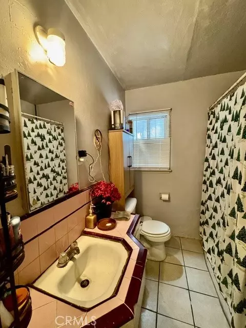 Bath - 904 E Stockton, Compton, CA 90221 photo 2 of 2