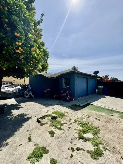 Exterior - 904 E Stockton, Compton, CA 90221 photo 6 of 6