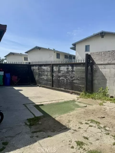 Exterior - 904 E Stockton, Compton, CA 90221 photo 6 of 7