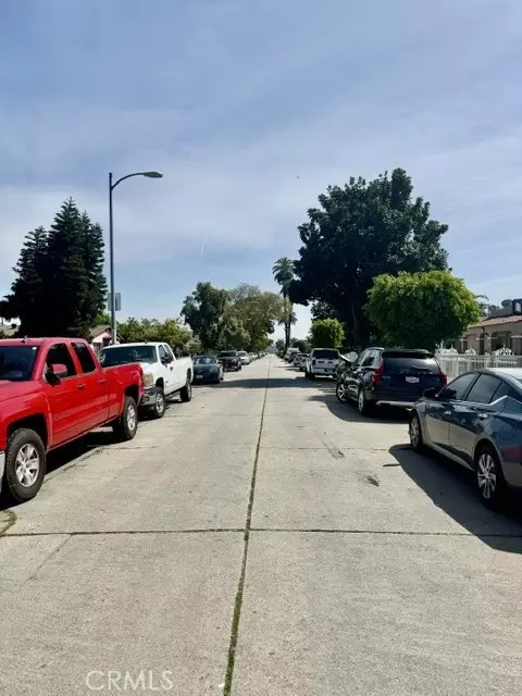Exterior - 904 E Stockton, Compton, CA 90221 photo 1 of 7