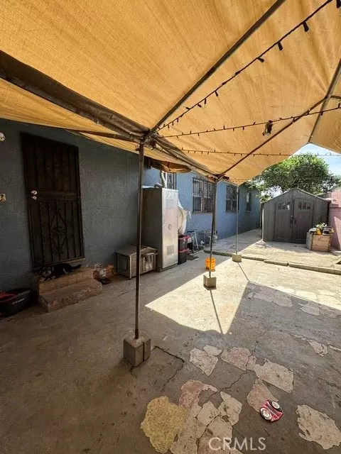 Exterior - 904 E Stockton, Compton, CA 90221 photo 2 of 6