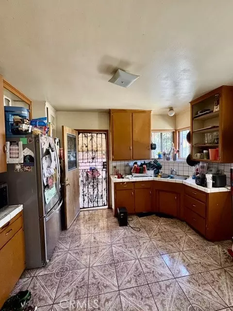 Kitchen - 904 E Stockton, Compton, CA 90221 photo 1 of 3