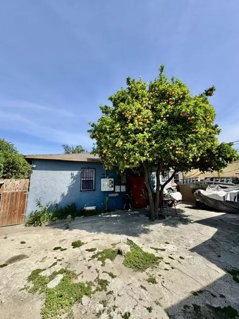 Exterior - 904 E Stockton, Compton, CA 90221 photo 5 of 6
