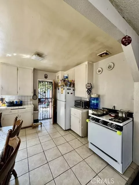 Kitchen - 904 E Stockton, Compton, CA 90221 photo 2 of 3