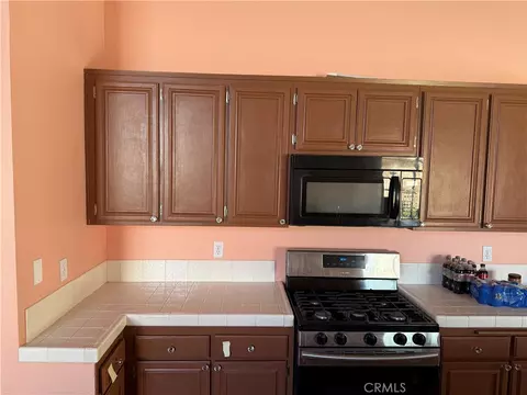 Kitchen - 43527 Grange, Lancaster, CA 93535 photo 1 of 2