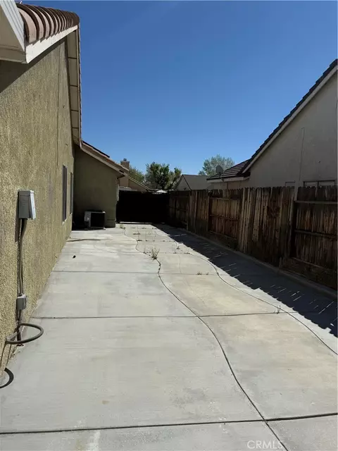 Exterior - 43527 Grange, Lancaster, CA 93535 photo 6 of 8