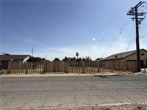 781 Placentia, Perris, CA 92571
