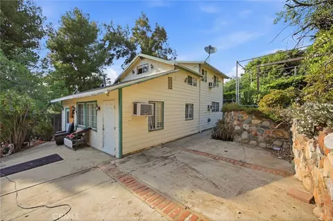 10064 Sunland Blvd, Sunland, CA 91040