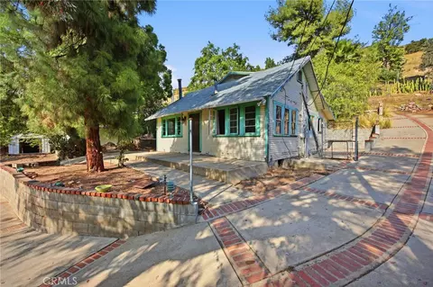 10064 Sunland Blvd, Sunland, CA 91040