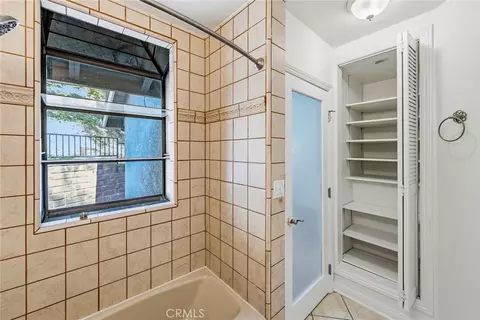 Bath - 6489 Alta Gracia, Tujunga, CA 91042 photo 2 of 5