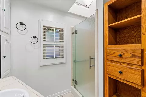 Bath - 6489 Alta Gracia, Tujunga, CA 91042 photo 5 of 5