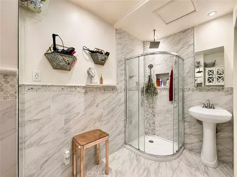 Bath - 8734 Parrot Ave, Downey, CA 90240 photo 2 of 4