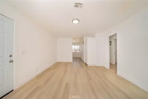 Living - 13336 Mohawk Rd, Apple Valley, CA 92308 photo 6 of 7