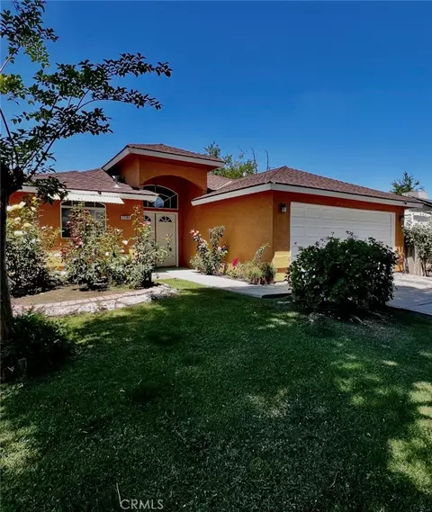 2380 S Holly Ave, Fresno, CA 93706