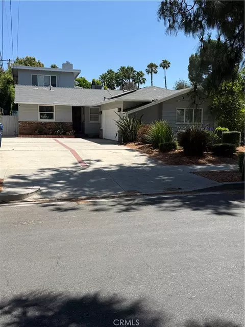 22814 Collins, Woodland Hills, CA 91367