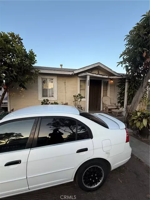 303 N Jackson St, Santa Ana, CA 92703