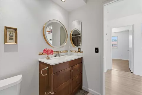 Bath - 1453 Timberlane, Riverside, CA 92506 photo 2 of 3
