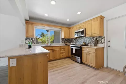 Kitchen - 1453 Timberlane, Riverside, CA 92506 photo 2 of 3