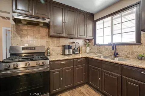 Kitchen - 2011 N Grape, Compton, CA 90222 photo 3 of 3