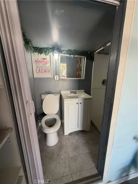 Bath - 507 Coudures Way, Perris, CA 92571 photo 8 of 10