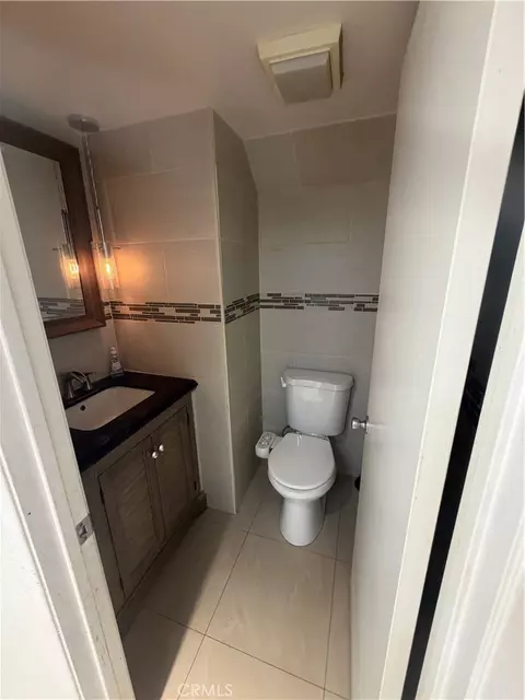 Bath - 507 Coudures Way, Perris, CA 92571 photo 9 of 10