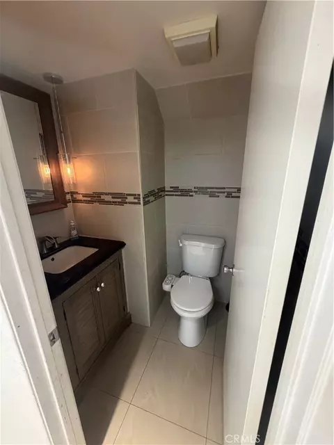 Bath - 507 Coudures Way, Perris, CA 92571 photo 6 of 10