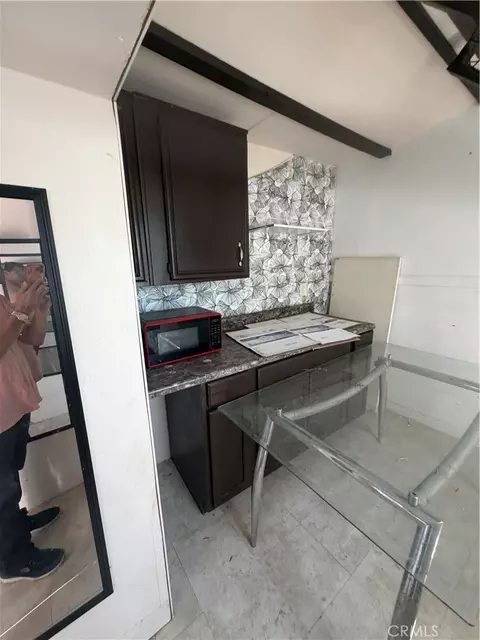 Kitchen - 507 Coudures Way, Perris, CA 92571 photo 3 of 3