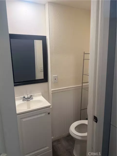 Bath - 507 Coudures Way, Perris, CA 92571 photo 3 of 10