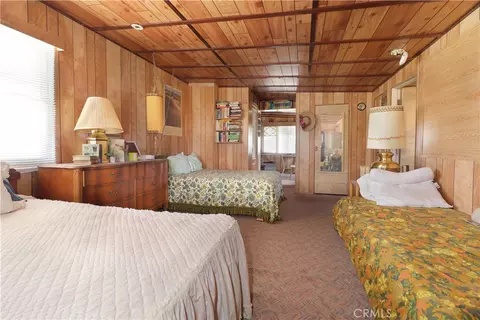 Bedroom - 7594 Fairlane, Lucerne Valley, CA 92356 photo 2 of 2